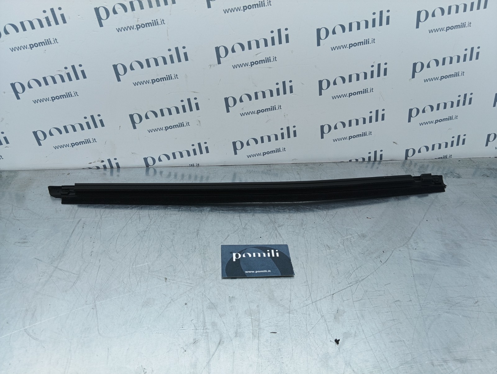 Pomili Lamierati esterni Guarnizione vetro porta posteriore Toyota Yaris prima serie destra 68180-52020 nuova