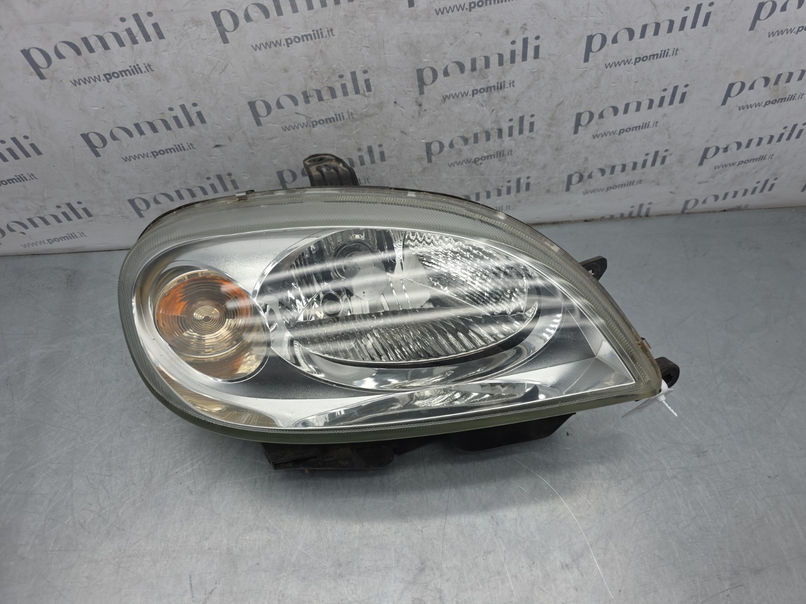 Pomili Fanaleria Citroen Saxo 89004404 faro anteriore destro usato
