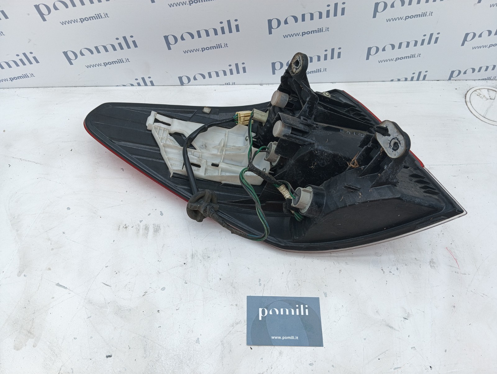 Pomili Fanaleria Fanale posteriore Subaru Outback destro 22020067 usato