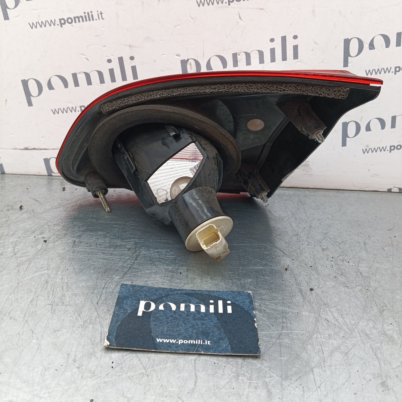 Pomili Fanaleria 89503189 fanale posteriore sinistro portellone Qashqai