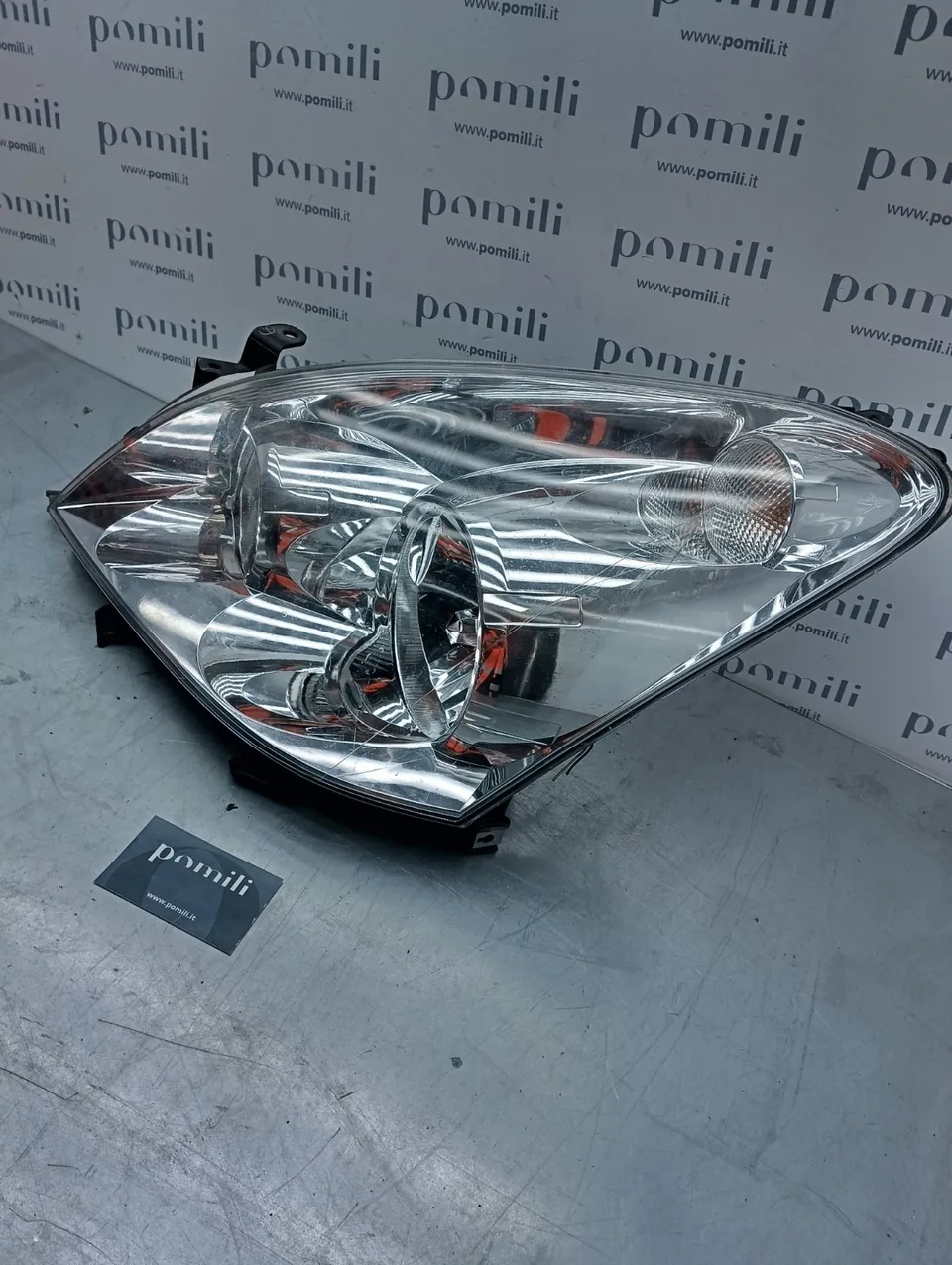 Pomili Fanaleria Faro anteriore destro Toyota Corolla Verso (2ª serie 2004-09) 7357230400 usato