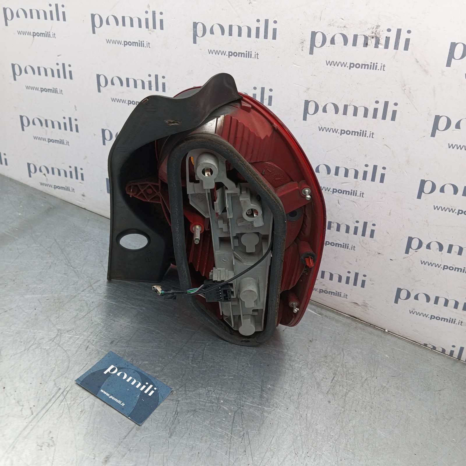 Pomili Fanaleria 8200538786 fanale posteriore sinistro usato