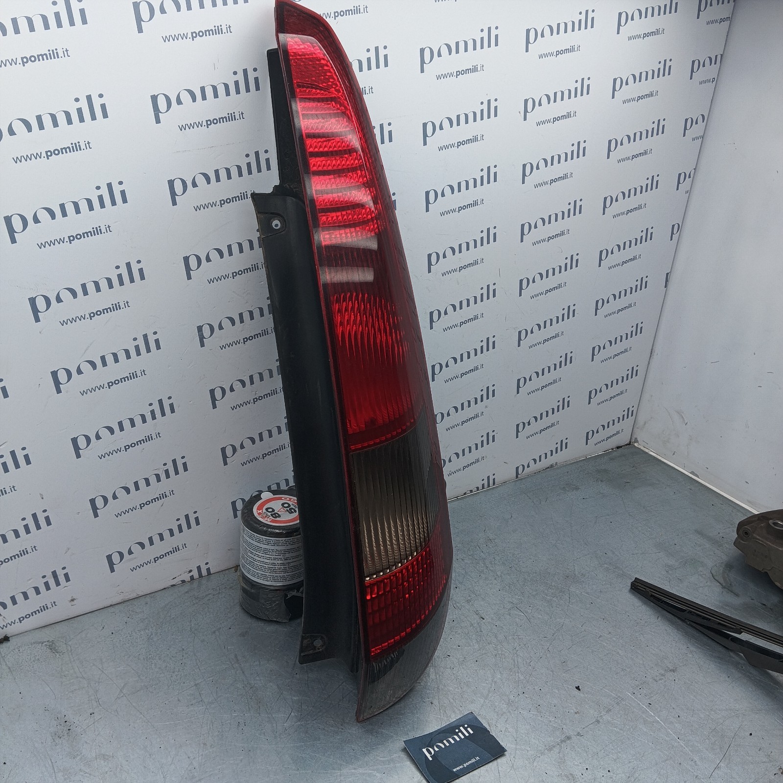 Pomili Fanaleria Ford Fiesta fanale destro usato OEM 08-431-1952R-B