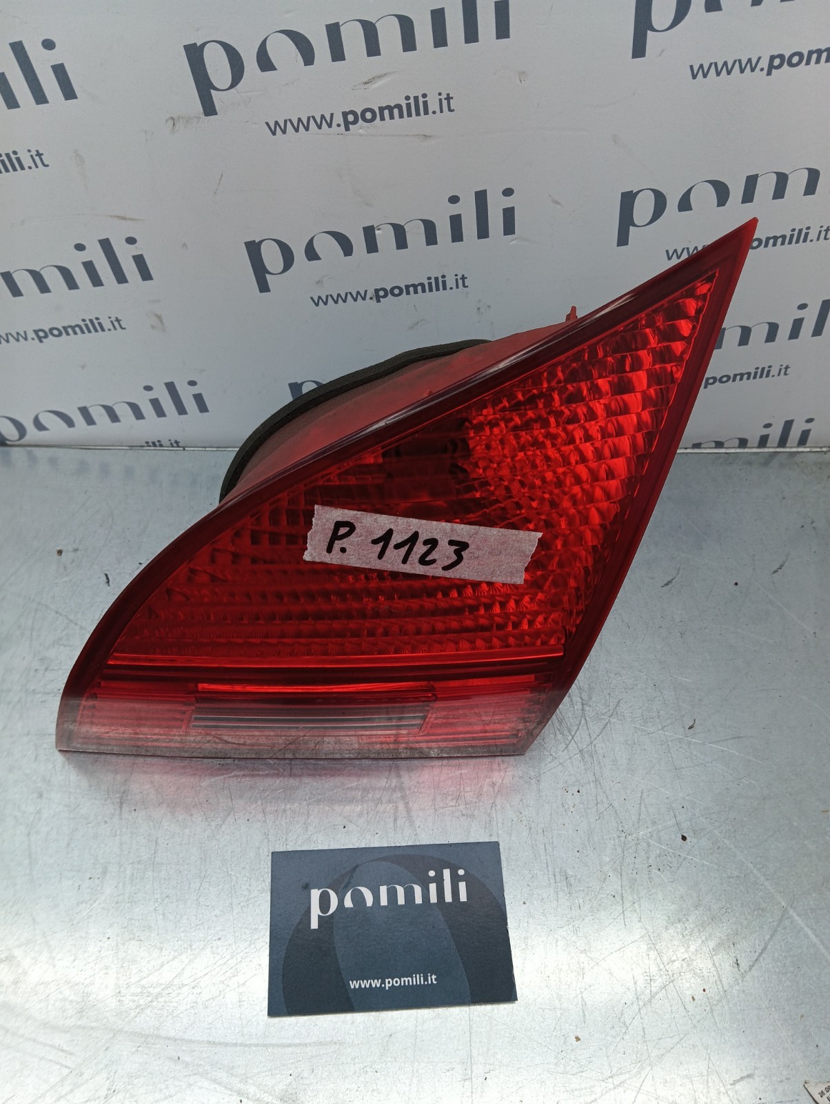 Pomili Fanaleria Fanale posteriore destro portellone Kia Venga 92406-1P000 usato