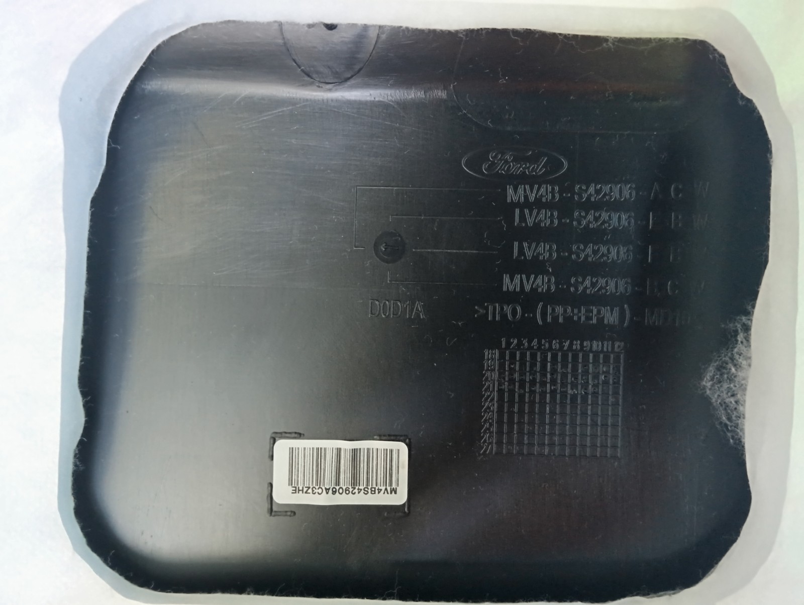Pomili Rivestimenti interni e parti interne MV4B-S42906 cover portellone Kuga III dal 2020