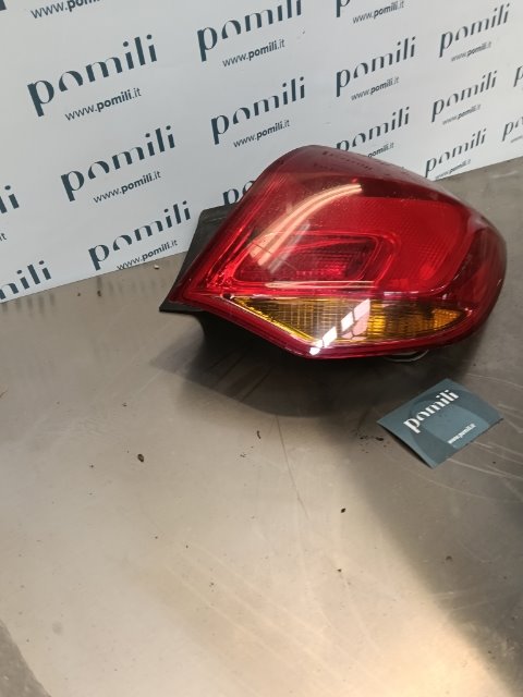 Pomili Fanaleria Fanale posteriore esterno destro Opel Astra P10 usato