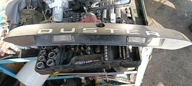 Pomili Lamierati esterni Dacia Duster stemma posteriore 03/10-12/13