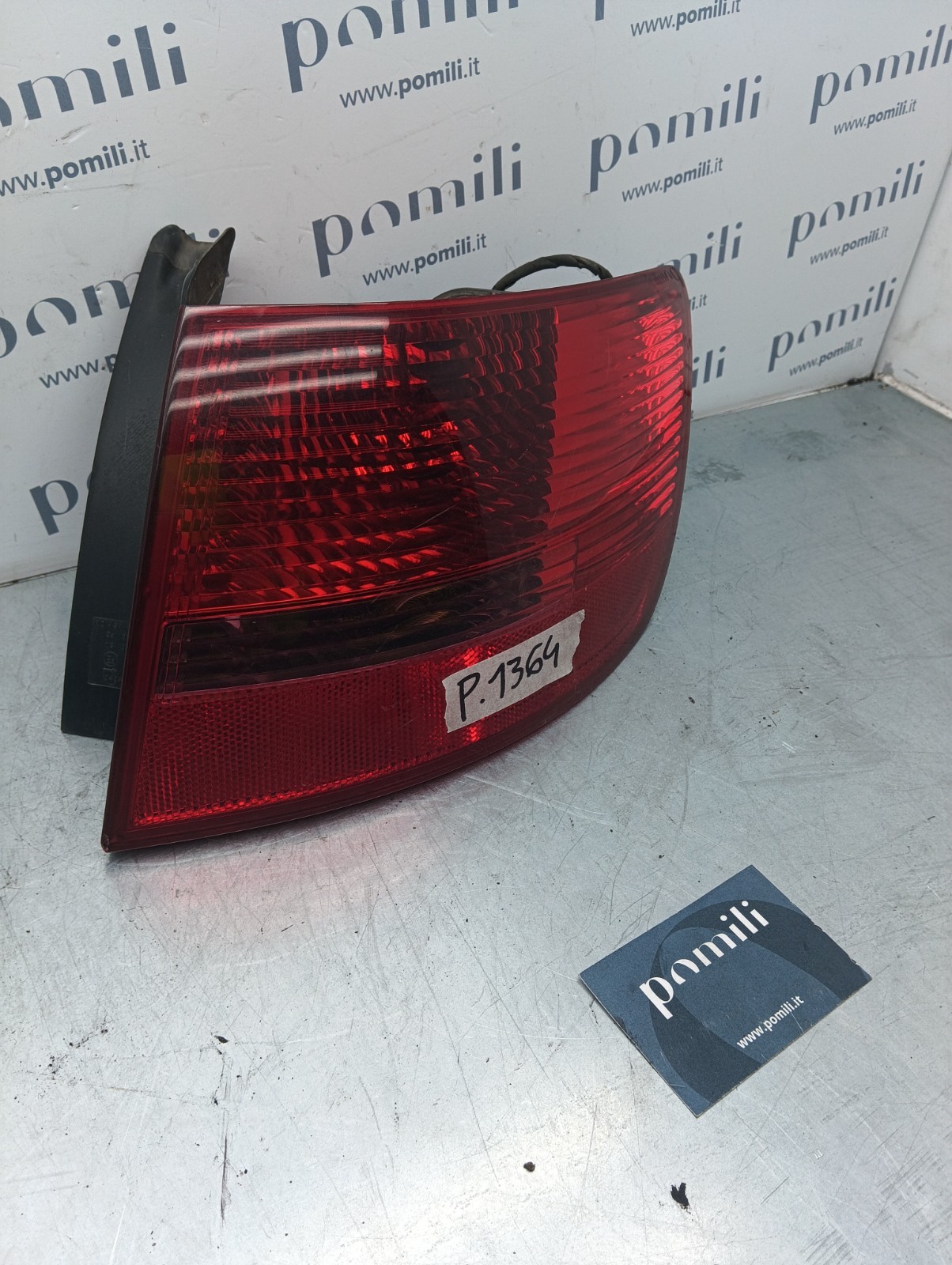 Pomili Fanaleria Audi A6 fanale posteriore destro usato OEM 89036920
