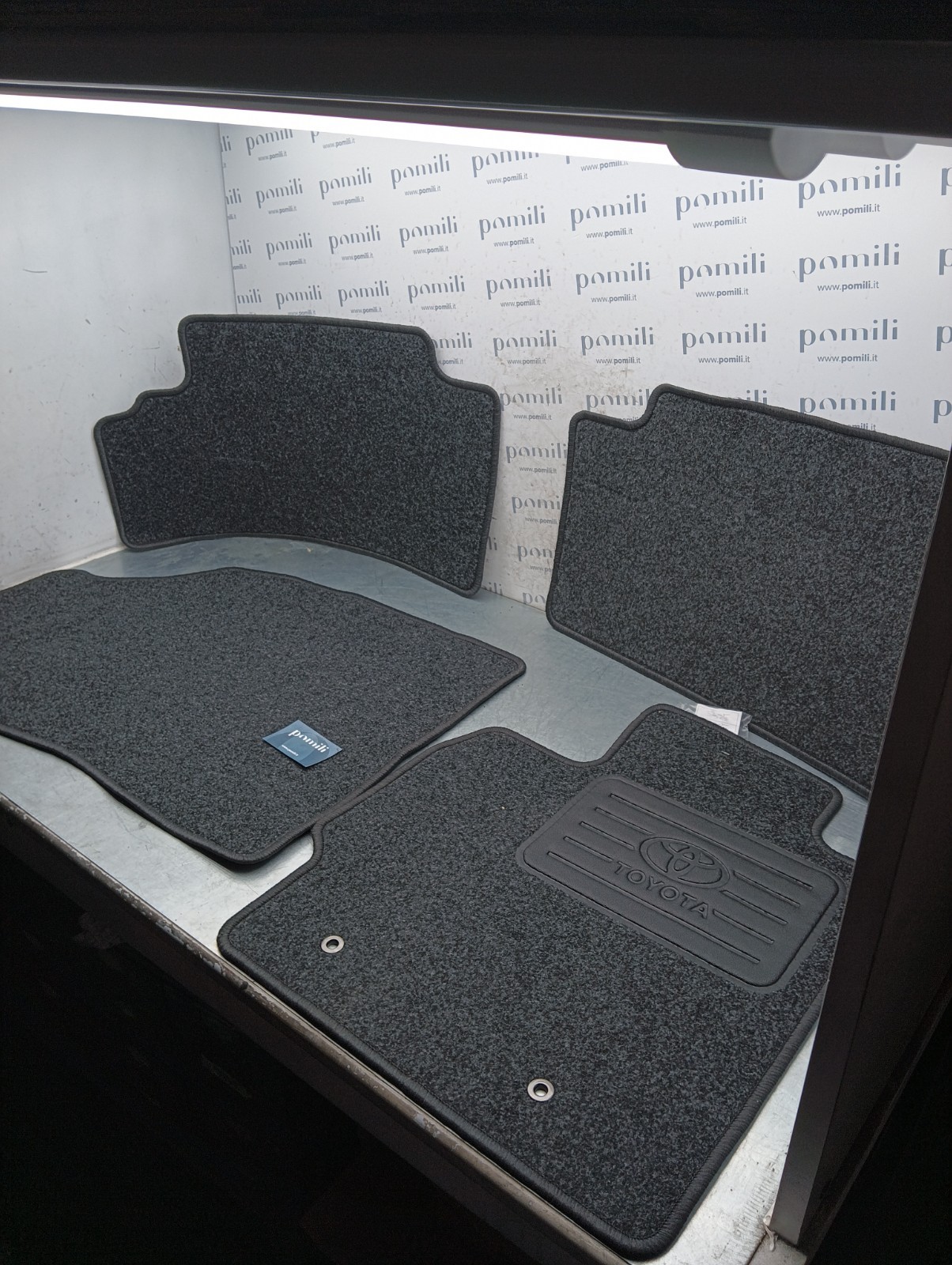 Pomili Rivestimenti interni PZ410-E935K-HA set tappetini Toyota Auris completo