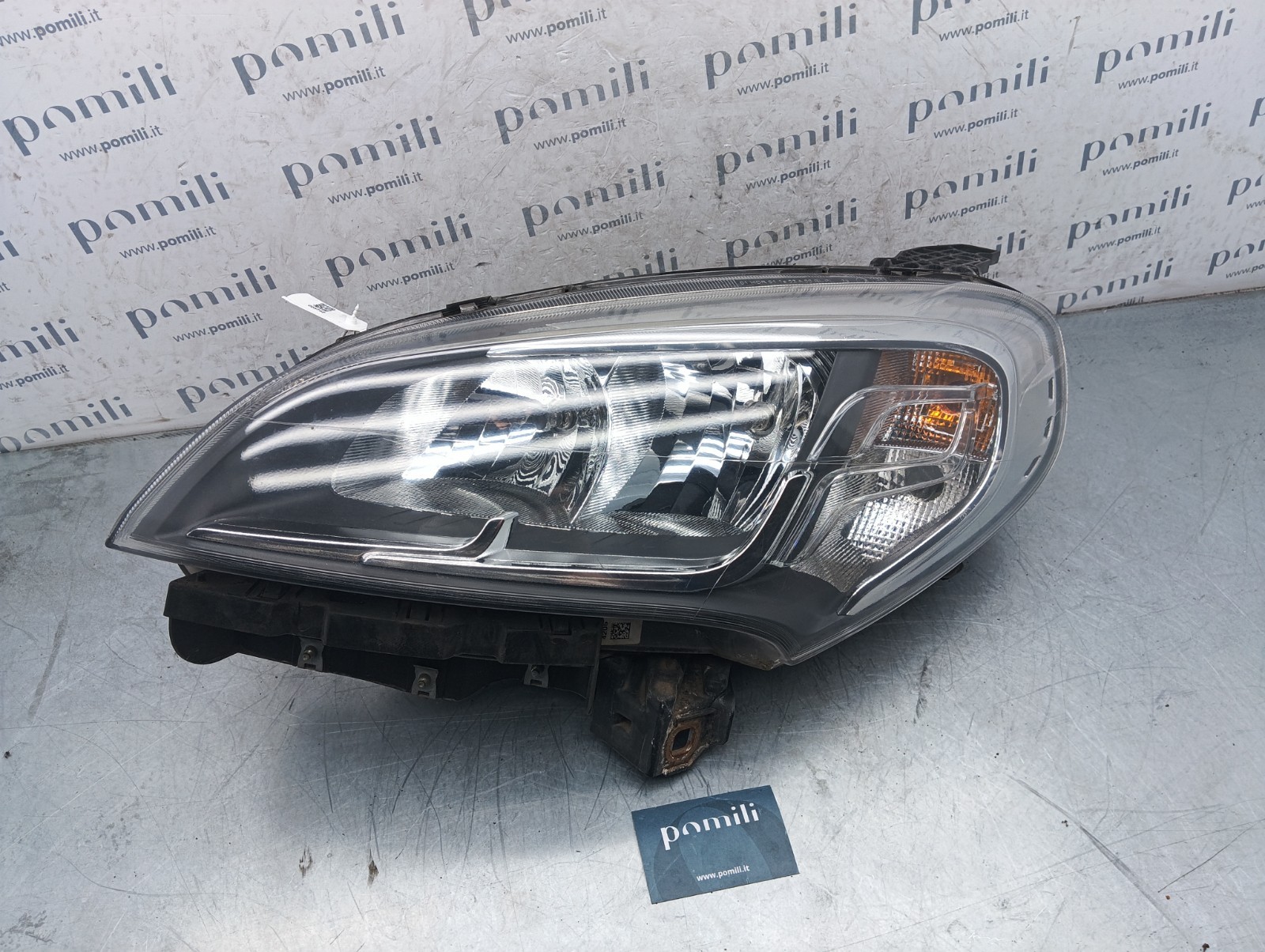 Pomili Fanaleria faro anteriore sinistro Fiat Doblò II 10500748 usato