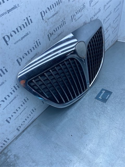 Pomili Paraurti anteriore LANCIA MUSA (TG) (07/04>06/08<) griglia centrale