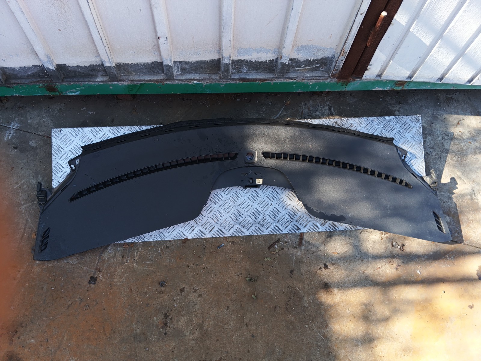 Pomili Rivestimenti interni e parti interne Ford C-Max AM51 18470 rivestimento cruscotto usato
