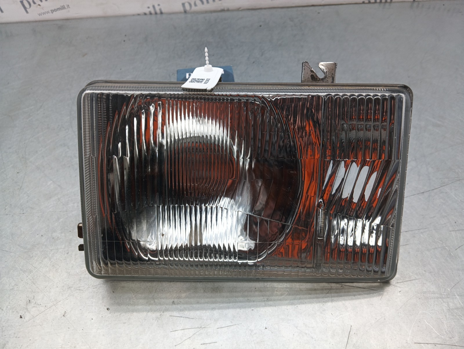 Pomili Fanaleria Isuzu Trooper (1984-1991) faro anteriore sinistro usato