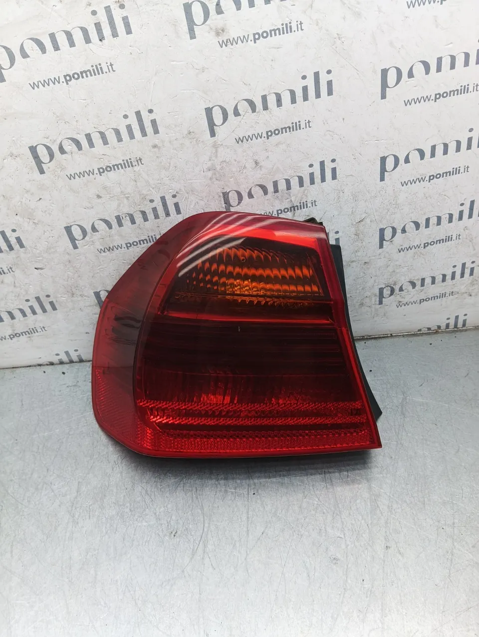 Pomili Fanaleria BMW Serie 3 E90 fanale posteriore sinistro usato OEM 276301