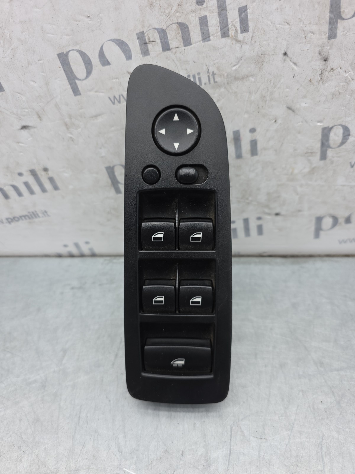 Pomili Rivestimenti interni e parti interne Pulsantiera anteriore sinistra BMW S1 120d (E82) 11W03K1-03
