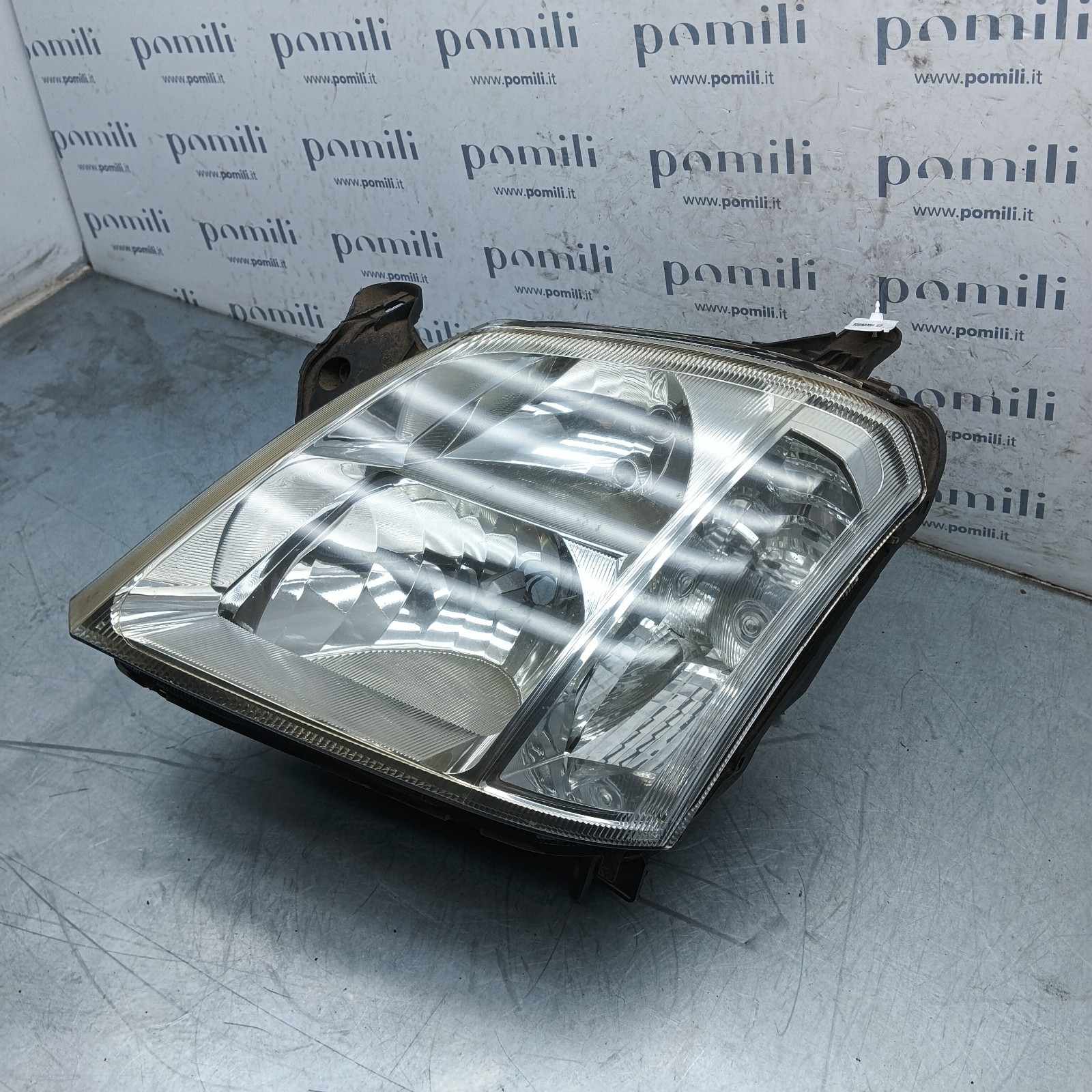 Pomili Fanaleria Opel Meriva A faro anteriore sinistro usato