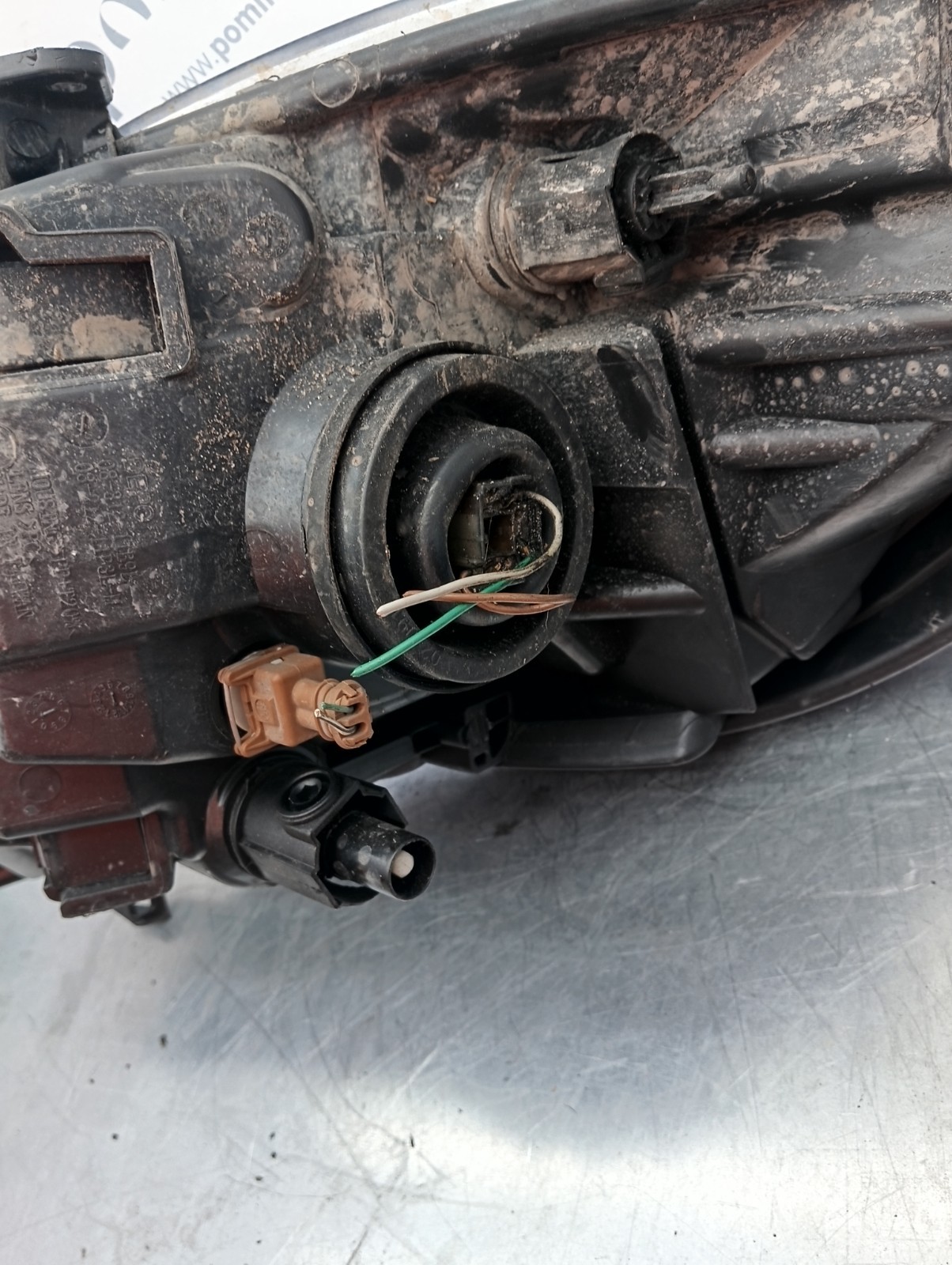 Pomili Fanaleria Toyota Yaris faro anteriore sinistro 212-11P3L usato