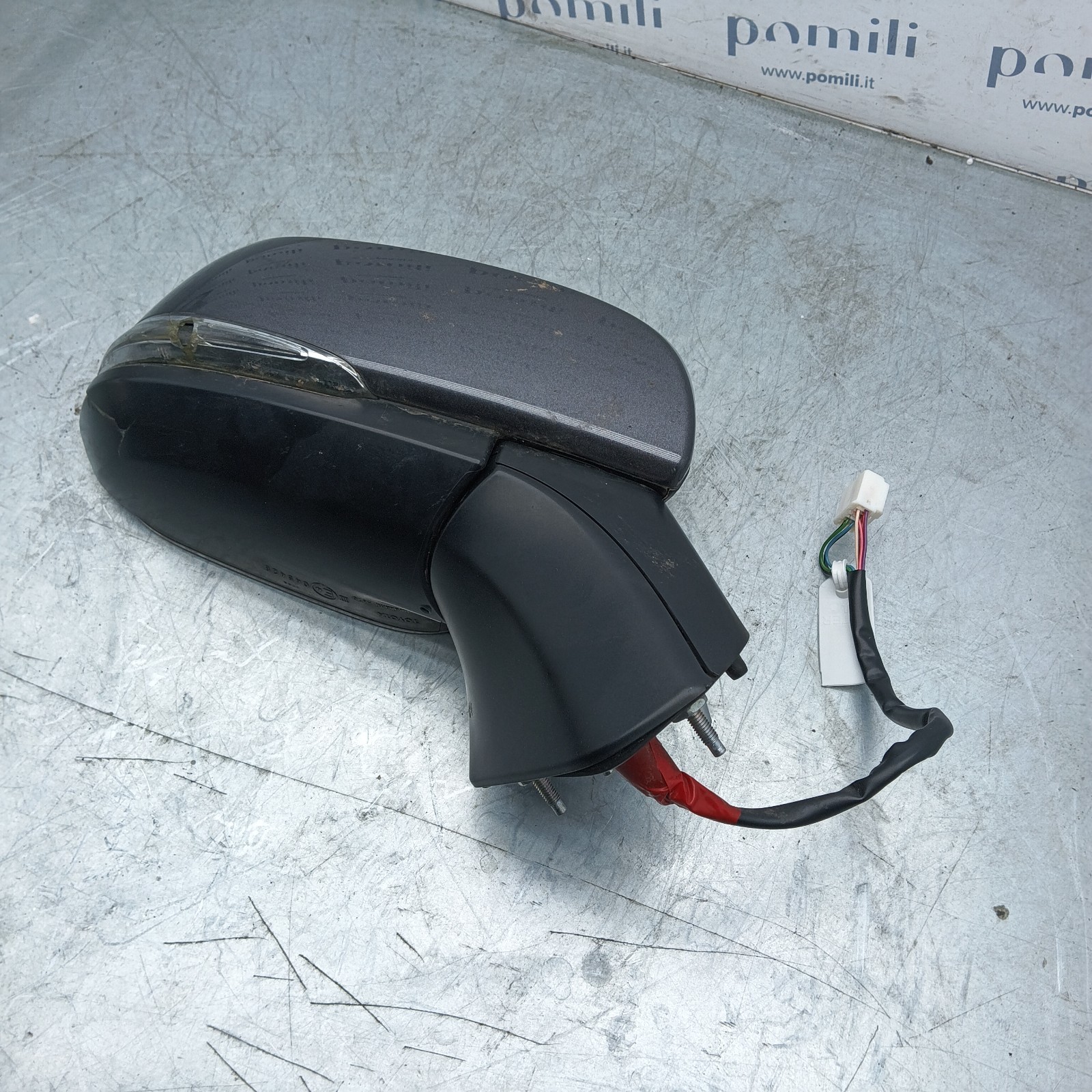 Pomili Cristalli Toyota RAV4 045428 specchietto retrovisore destro danneggiato
