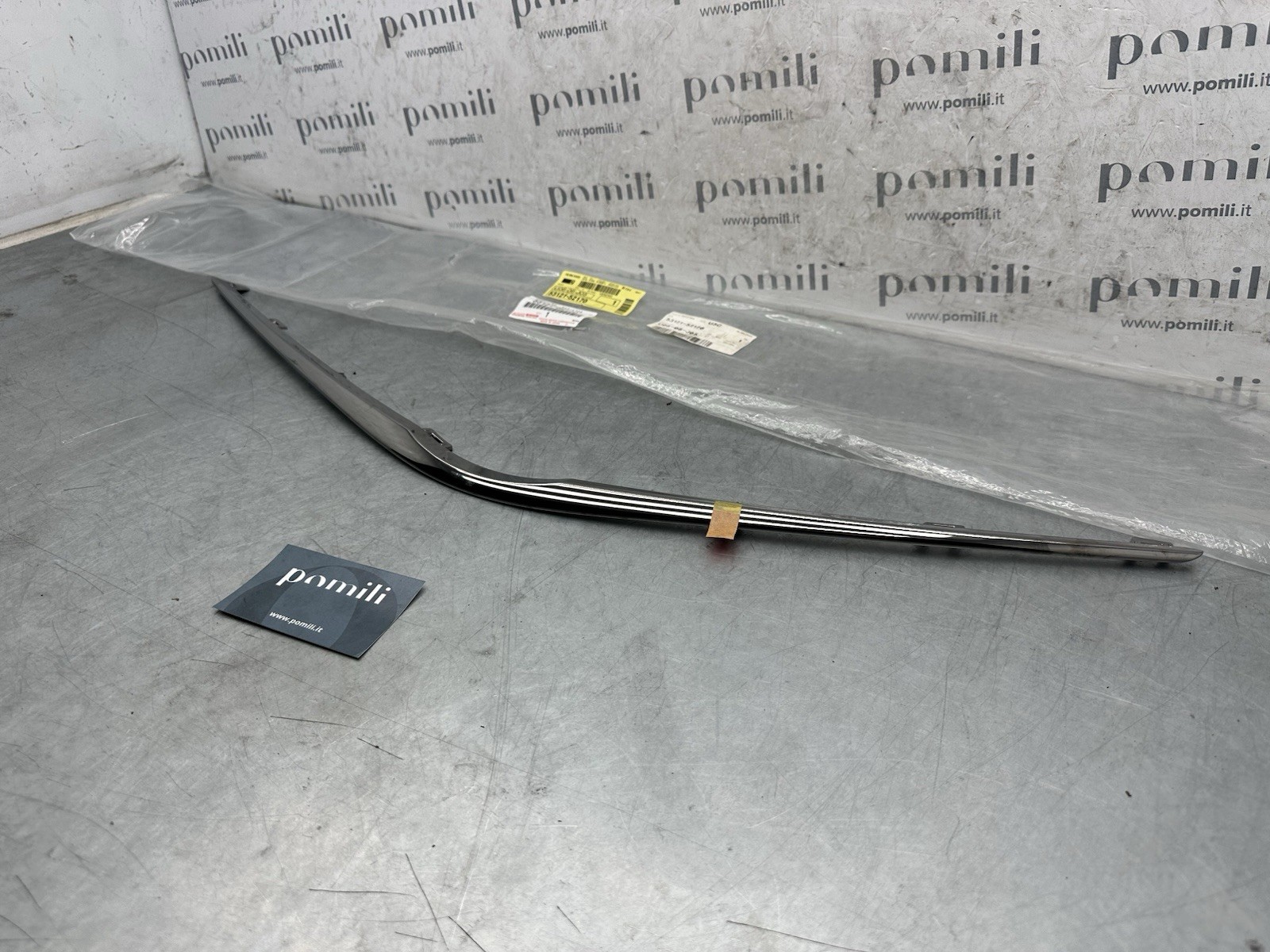 Pomili Lamierati esterni Toyota Yaris 53121-52170 modanatura griglia nuova