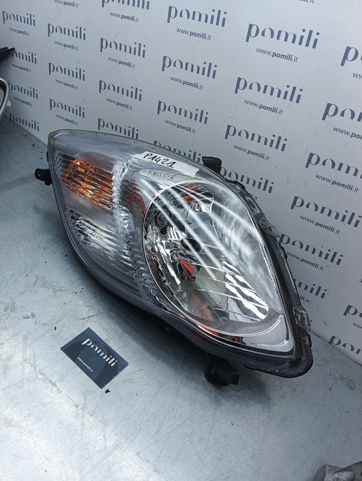 Pomili Fanaleria Toyota Yaris faro anteriore sinistro 212-11P3L usato