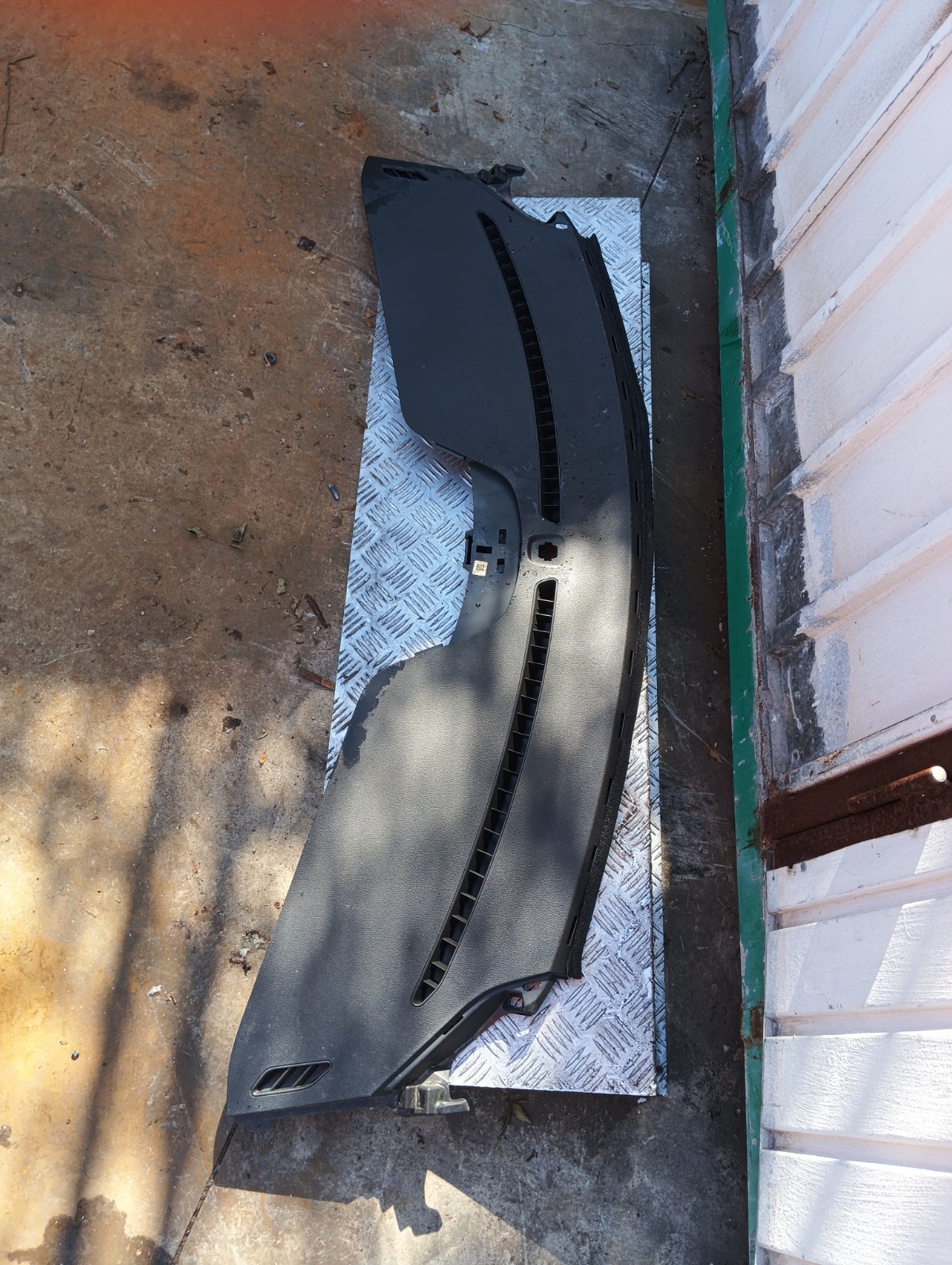 Pomili Rivestimenti interni e parti interne Ford C-Max AM51 18470 rivestimento cruscotto usato