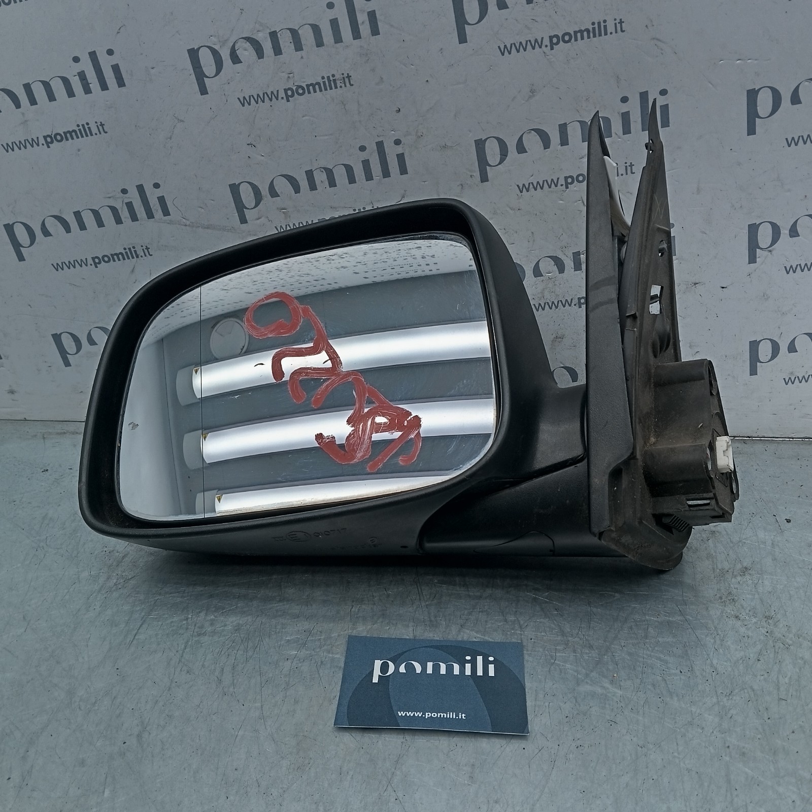 Pomili Cristalli Isuzu DMAX specchietto sinistro usato OEM 1464702