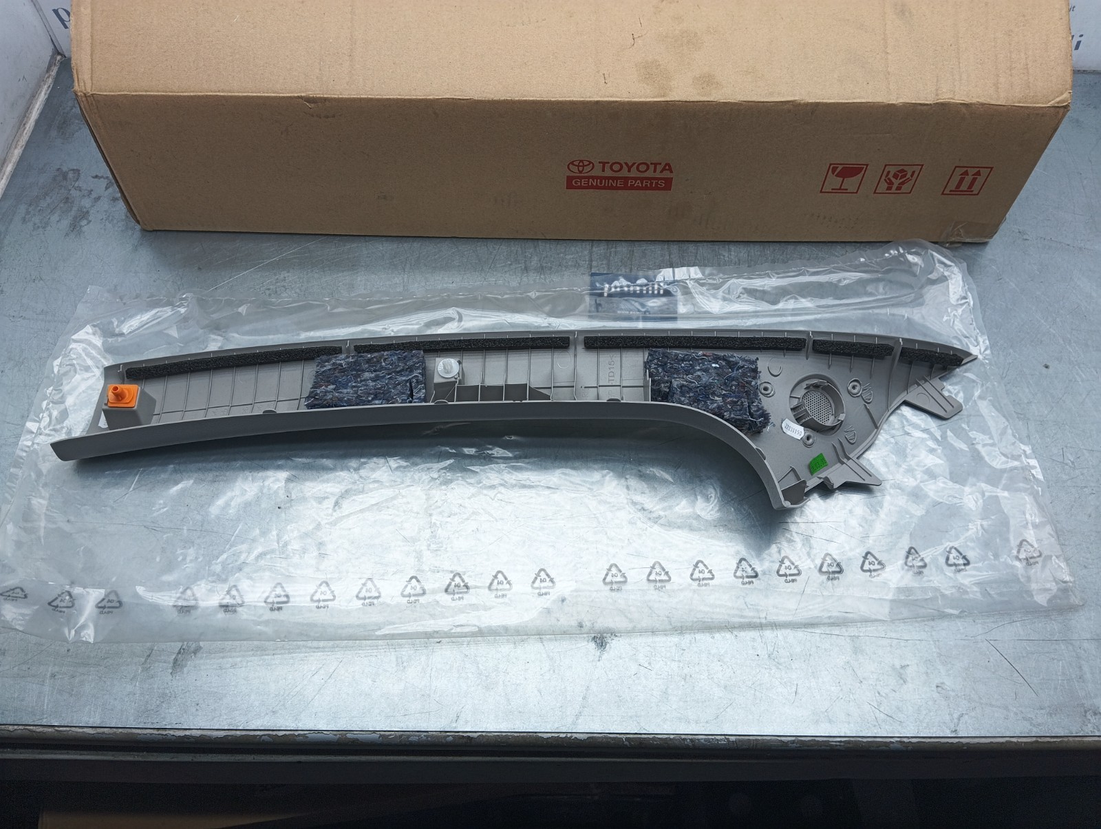 Pomili Rivestimenti interni Toyota Yaris III rivestimento montante A sinistro