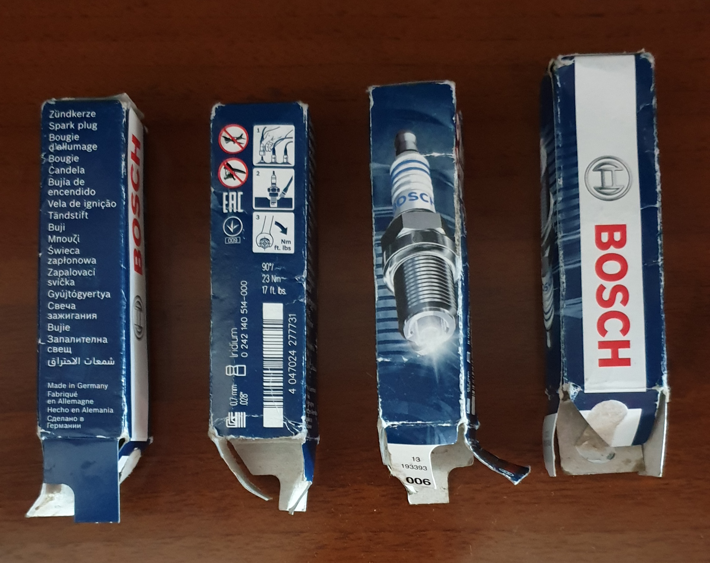 Bosch Candele di accensione YR6KI332S candela doppio iridio