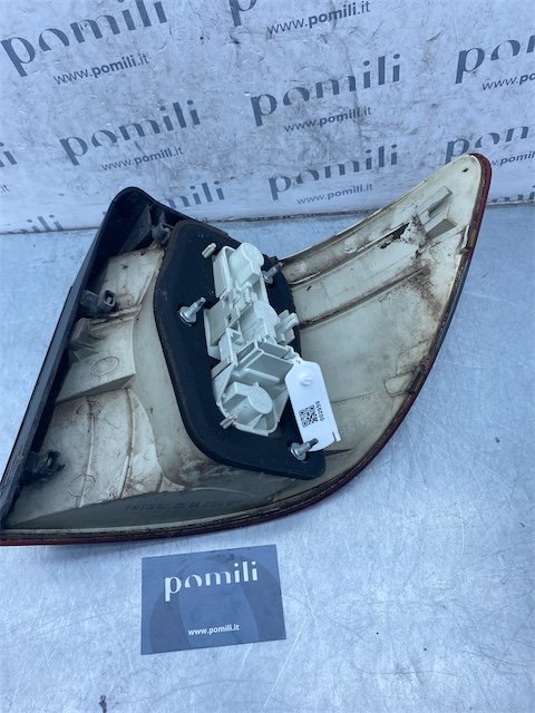 Pomili Fanaleria Mercedes-Benz Classe B T245 fanale posteriore sinistro esterno