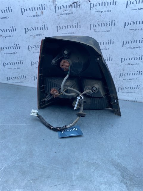 Pomili Fanaleria Kia Sorento 1ª serie fanale posteriore destro