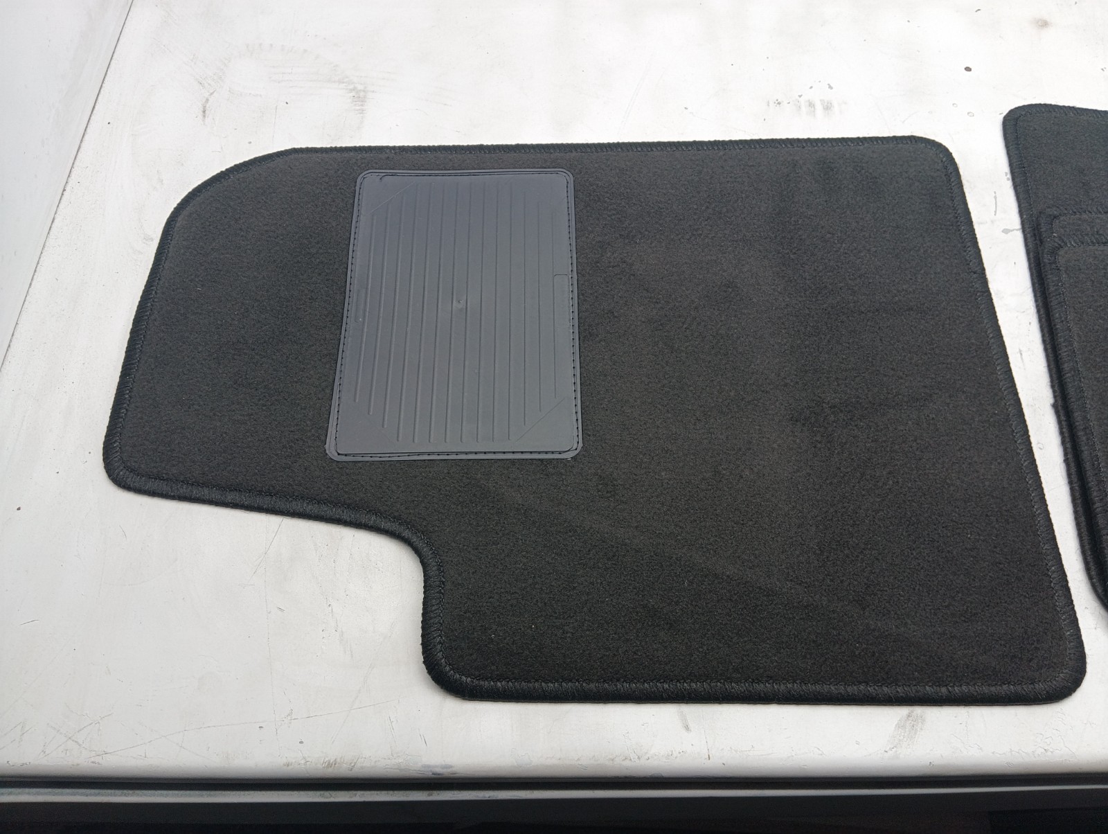 Pomili Rivestimenti interni e parti interne kit tappetini auto nuovo