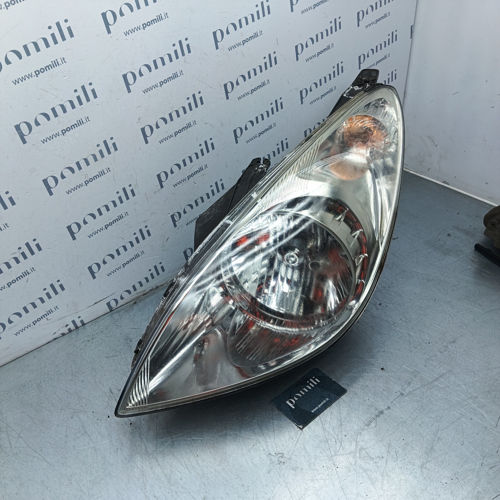 Pomili Fanaleria faro anteriore sinistro Hyundai i20 92101-4P000 usato
