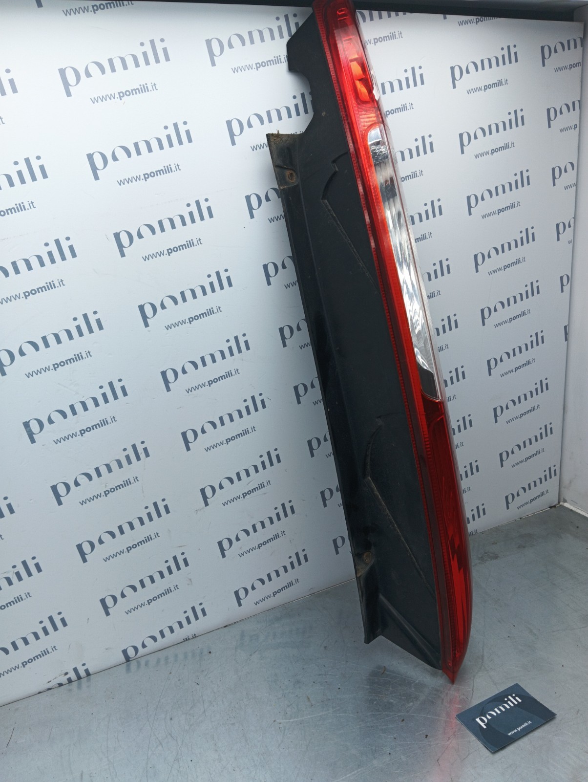 Pomili Fanaleria FORD FOCUS FANALE DESTRO 4M5113404A usato