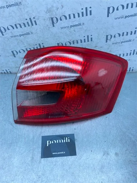 Pomili Fanaleria fanale posteriore Ford Kuga CBV destro esterno