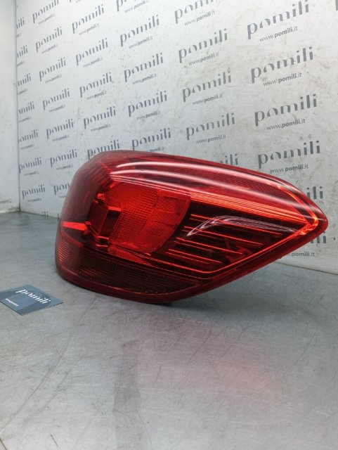 Pomili Fanaleria Opel Astra (P10) fanale posteriore destro parte esterna