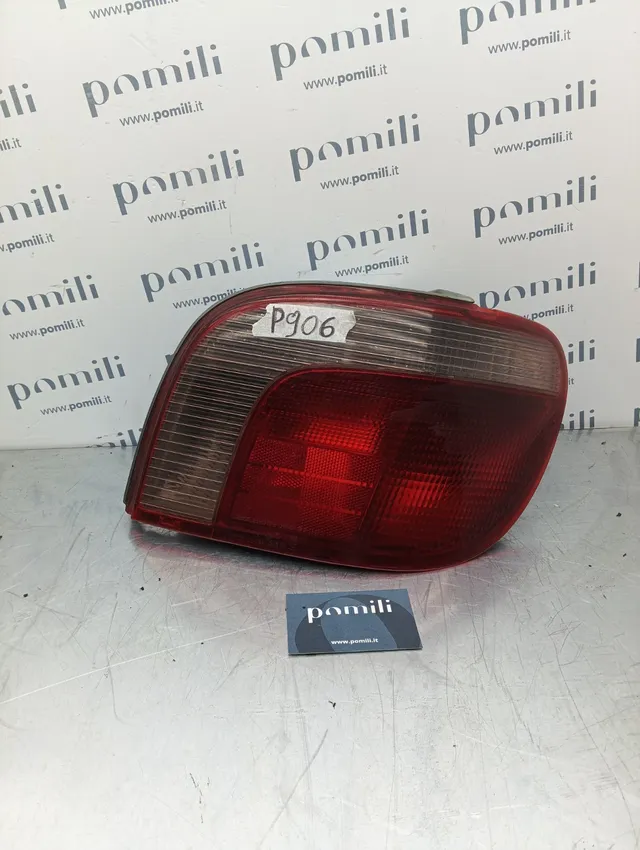 Pomili Fanaleria Toyota Yaris fanale posteriore destro 8155052130 usato