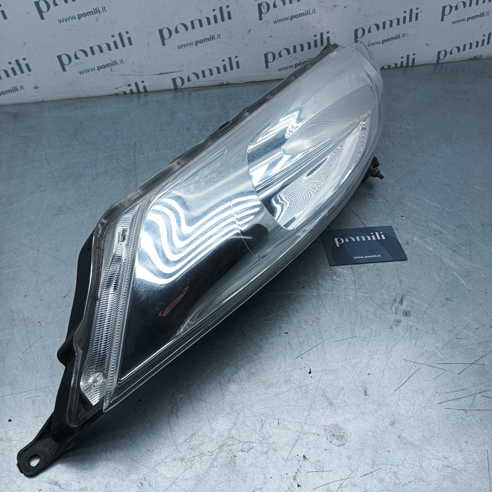 Pomili Fanaleria Nissan Juke 1ª Serie (F15) faro destro usato 261201KL0C