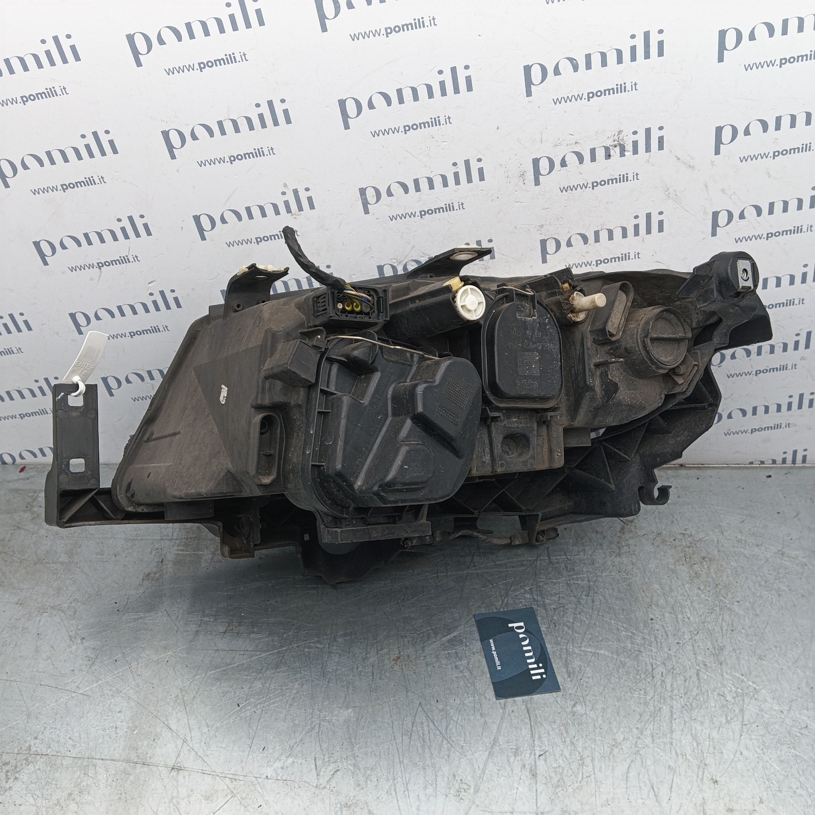 Pomili Fanaleria BMW S3 (E90/E91) faro anteriore destro usato