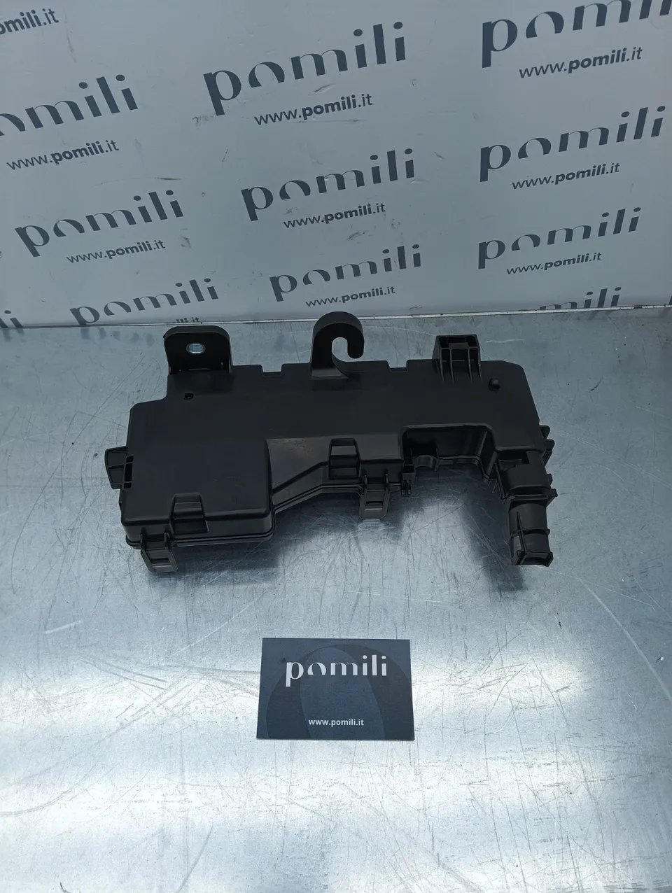 Pomili Motorini avviamento, alternatori, ECU e cavi Toyota Aygo II coperchio copri relè 82663-0H040 nuovo