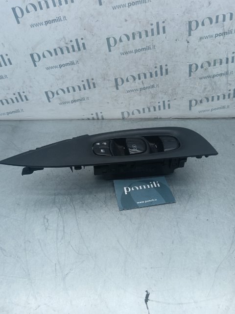 Pomili Rivestimenti interni e parti interne Alzacristallo elettrico porta anteriore SX Nissan Qashqai (J11E)