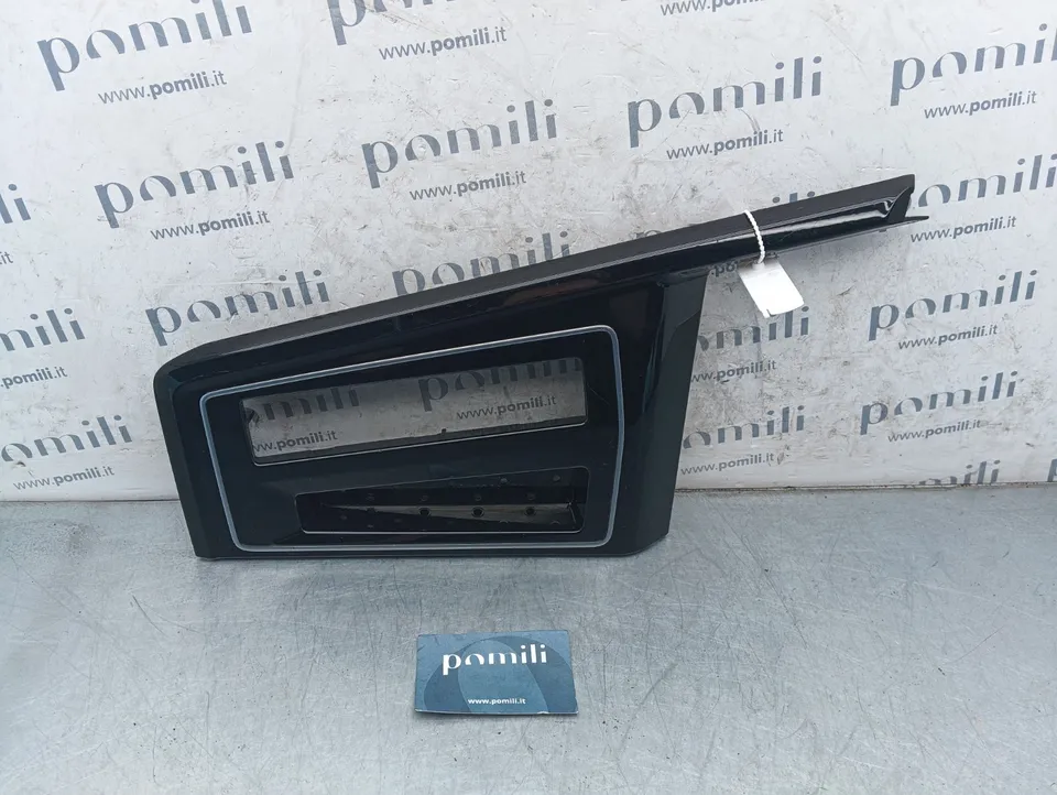 Pomili Rivestimenti interni e parti interne Volkswagen Golf VIII mascherina console centrale 5H1864263CGOG usata