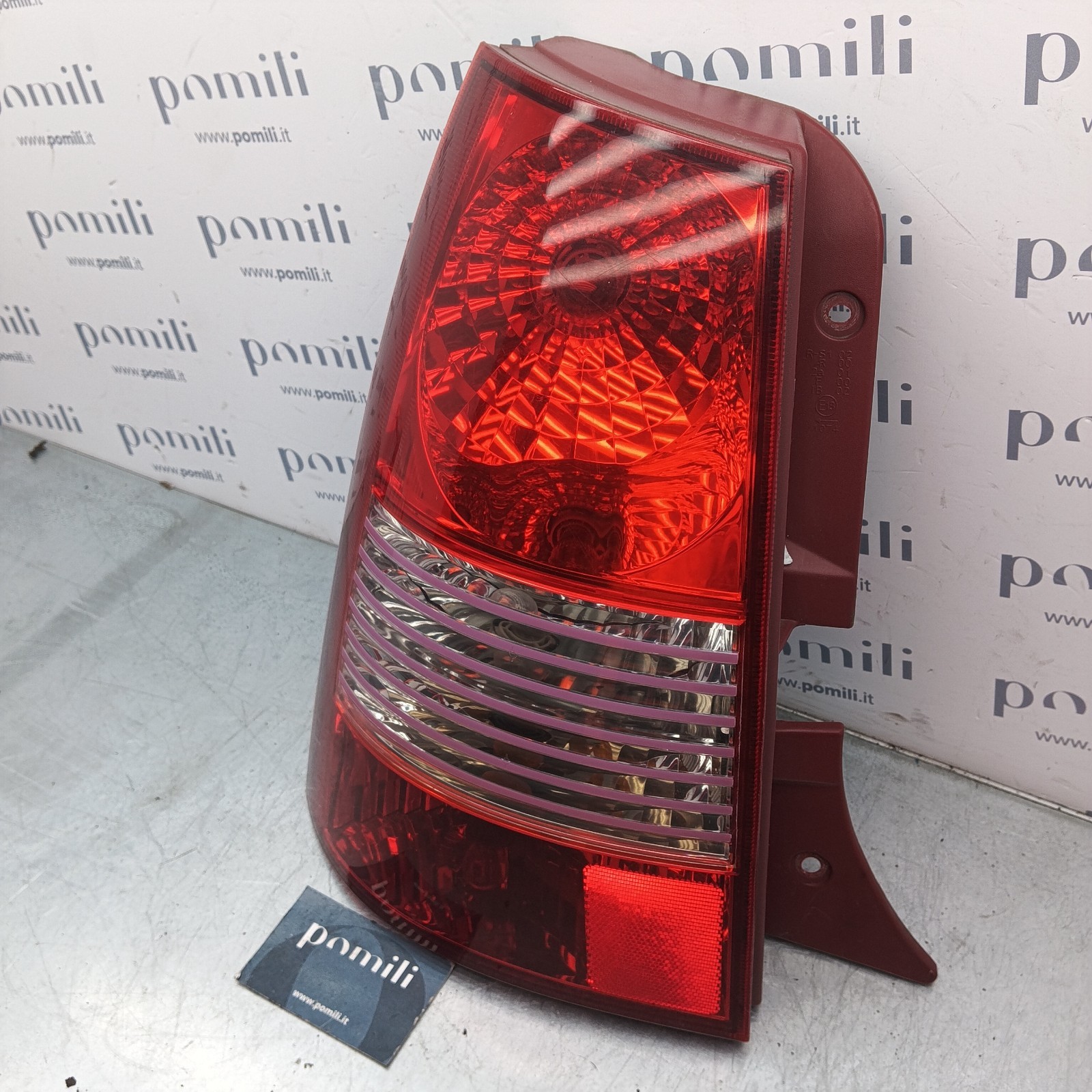 Pomili Fanaleria Fanale posteriore sinistro Kia Picanto 9240107010 usato