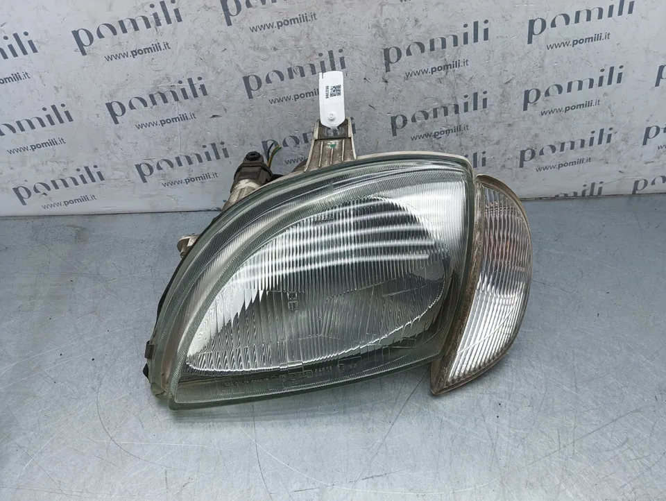 Pomili Fanaleria Fiat 600 faro anteriore sinistro con freccia usato