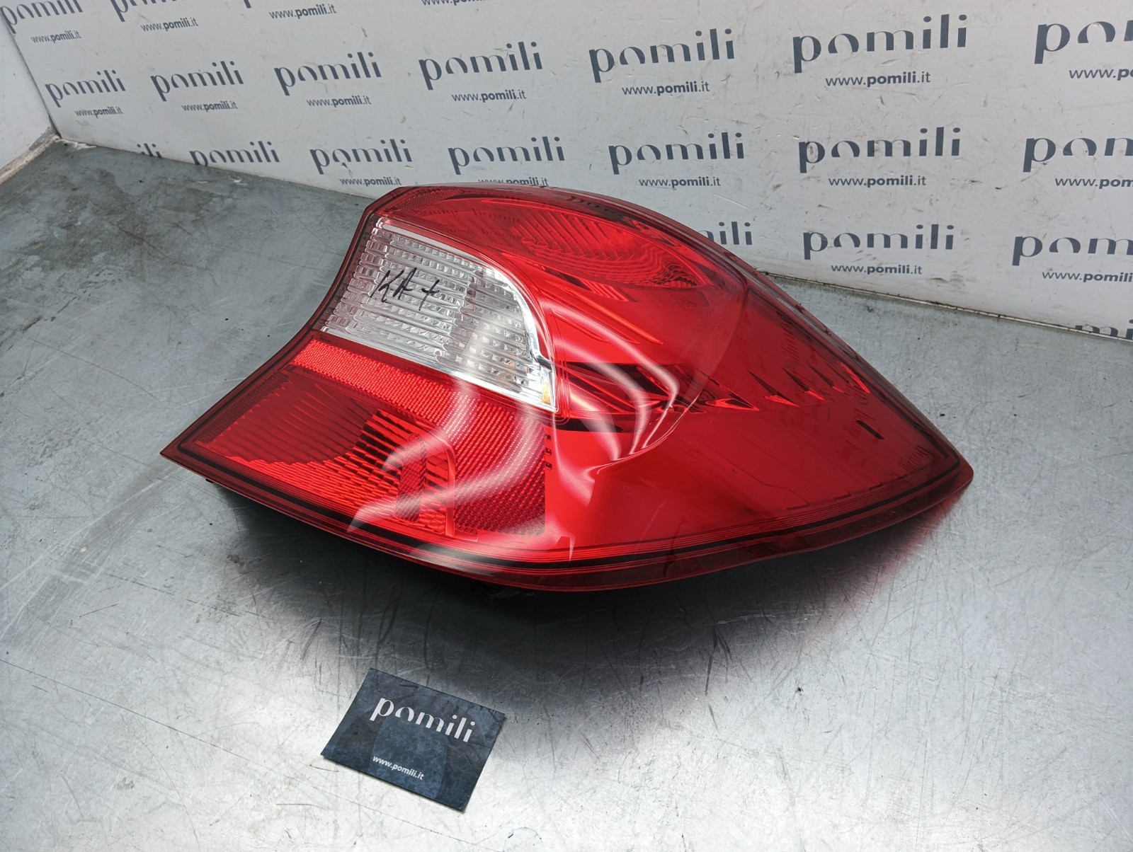Pomili Fanaleria Ford KA+ J7BB-13404 fanale posteriore destro usato