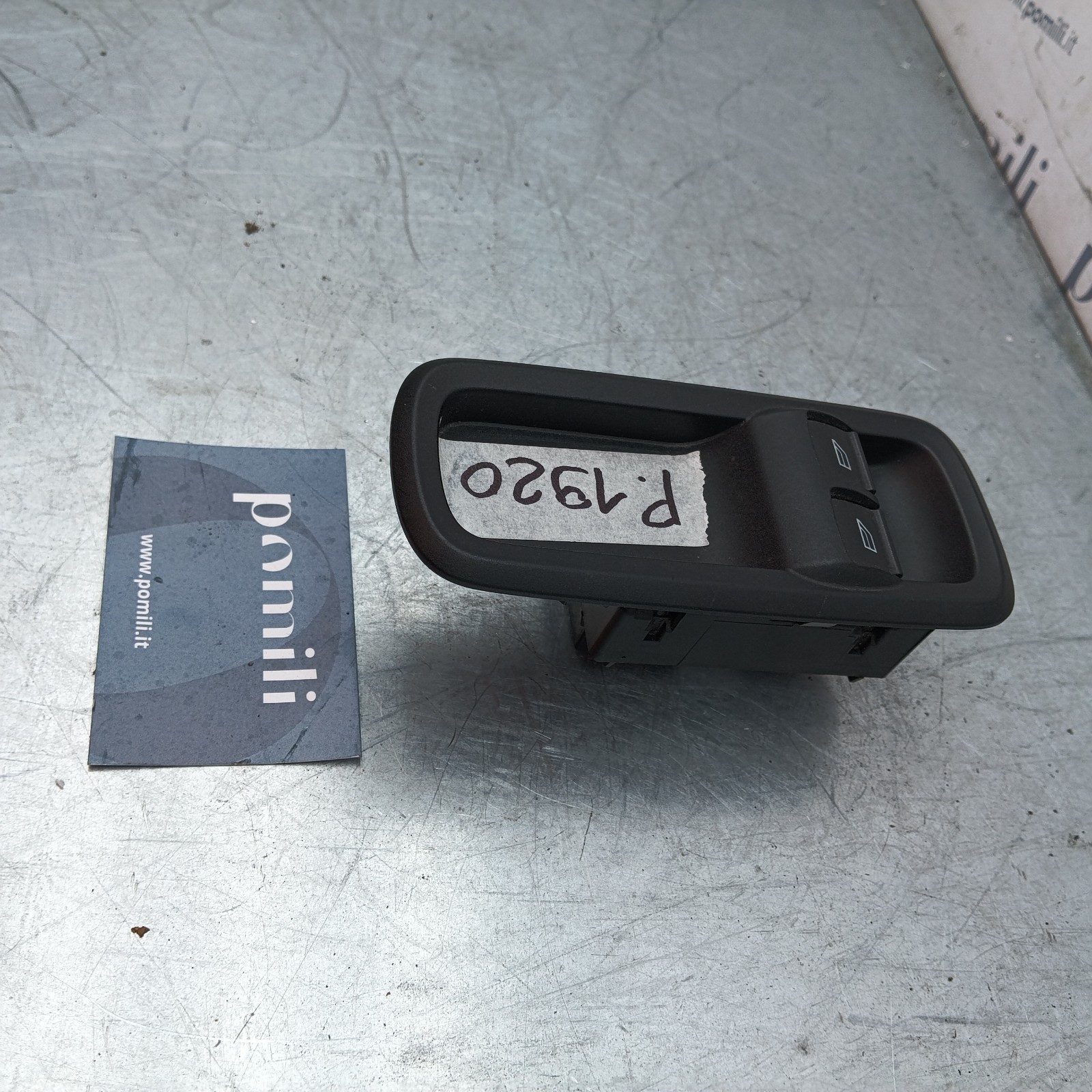 Pomili Rivestimenti interni Pulsantiera alzacristalli sinistra Ford Fiesta VI 6A6T-14A132-AC usata