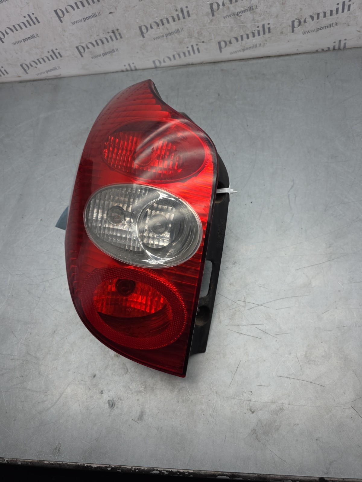 Pomili Fanaleria Renault Laguna II S.W. 8200002471 fanale posteriore sinistro usato
