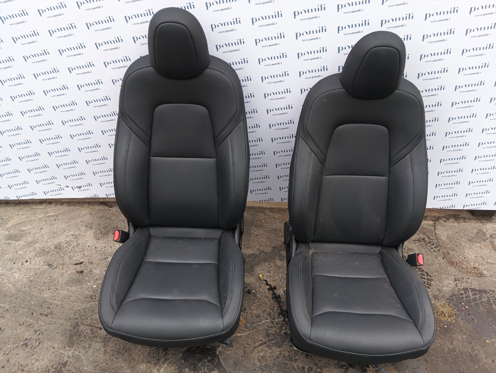 Pomili Rivestimenti interni e parti interne Set 4 sedili in pelle Tesla Model Y 164380691-B set completo usato