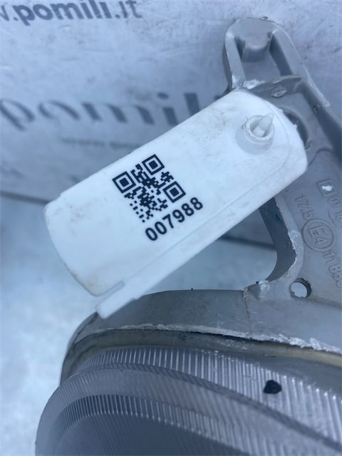 Pomili Fanaleria Toyota Yaris proiettore destro