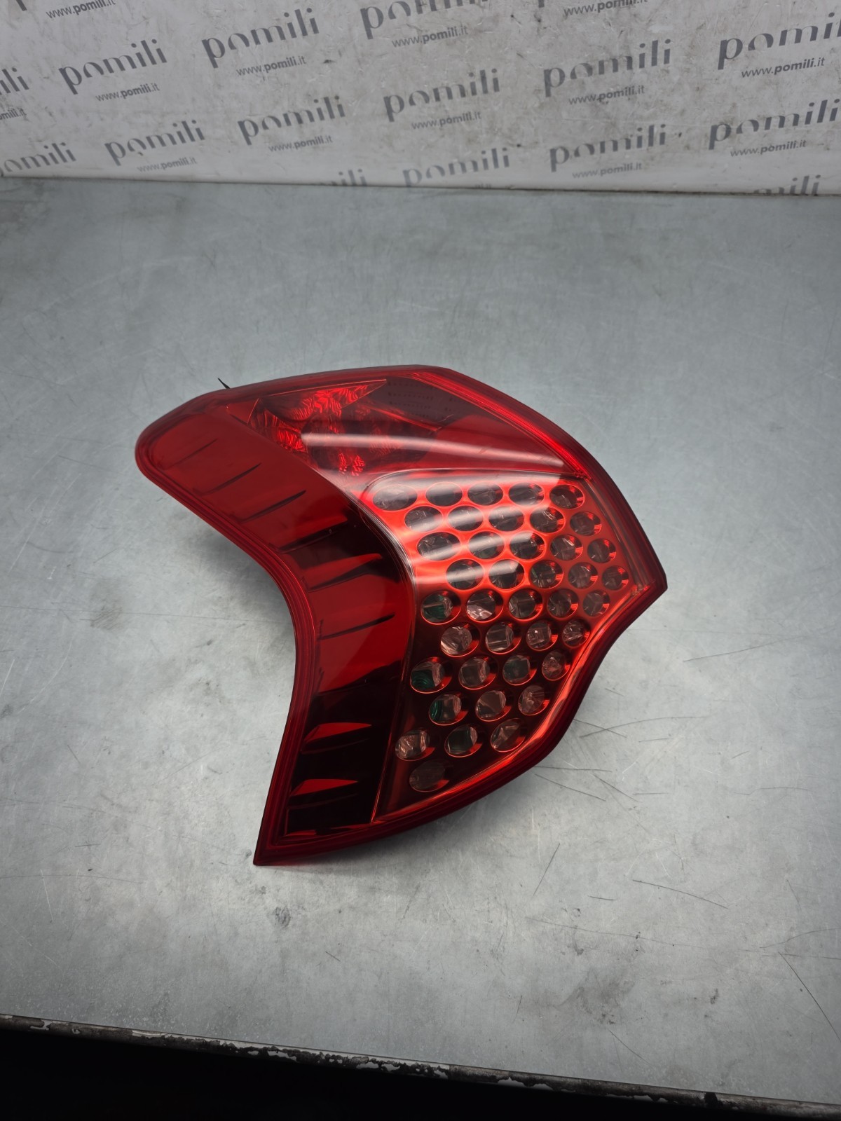 Pomili Fanaleria Peugeot 3008 fanale posteriore sinistro usato