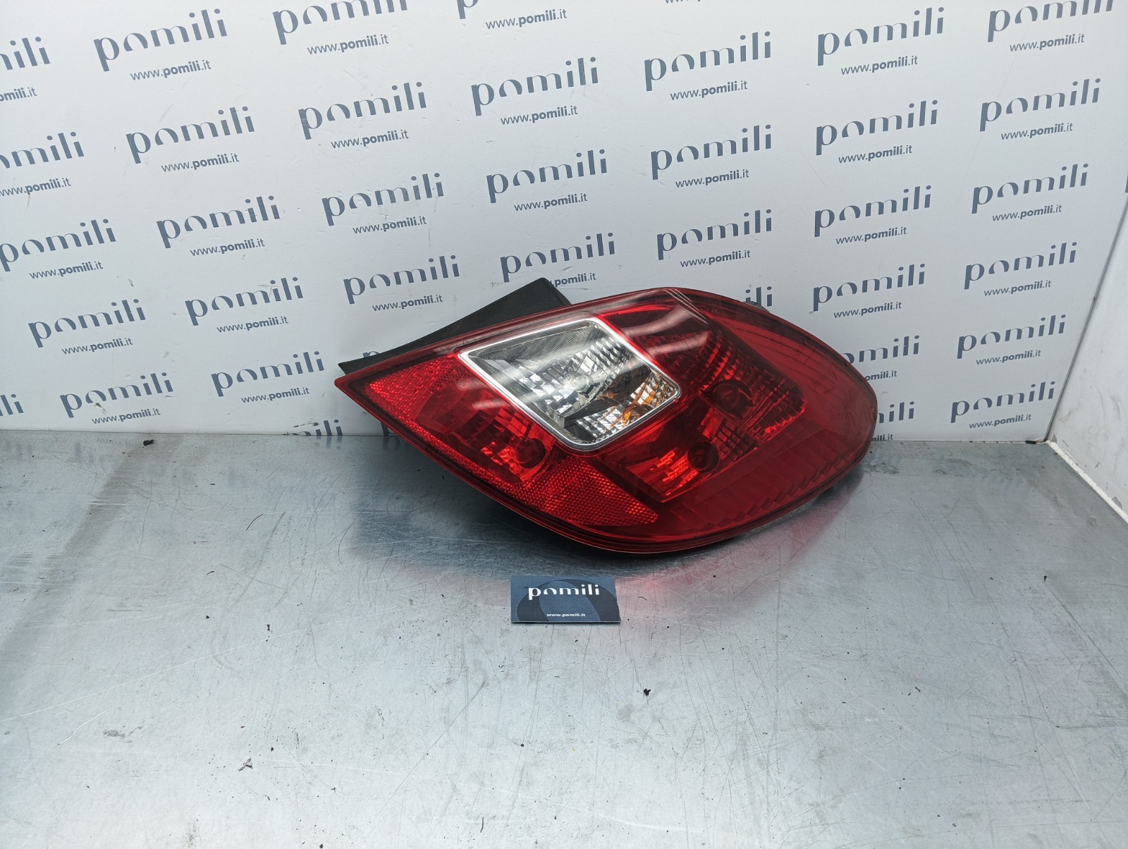 Pomili Fanaleria Opel Corsa D 13269051 fanale posteriore destro usato